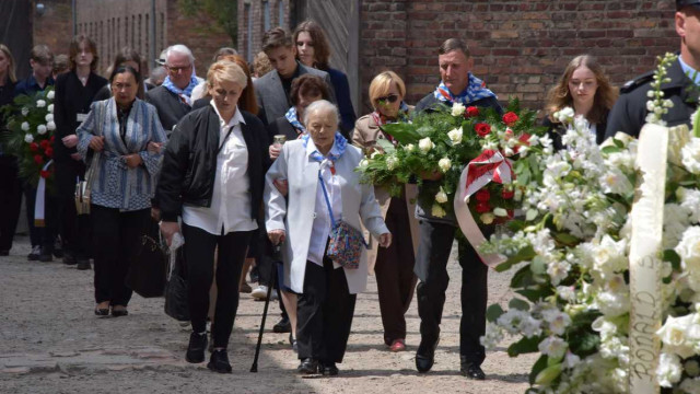 Rocznica pierwszego transportu więźniów do Auschwitz – FILM, FOTO