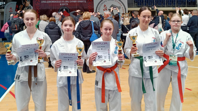 Równać do dziewcząt. Brzeszczanki z medalami nad Brynicą – FOTO