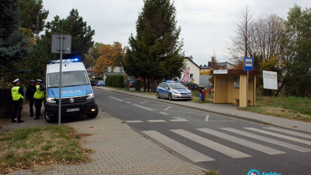 Samochód potrącił dzieci na przejściu dla pieszych