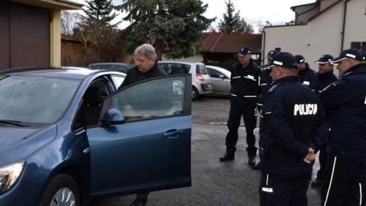 Samochody dla tajniaków w Chełmku i Brzeszczach