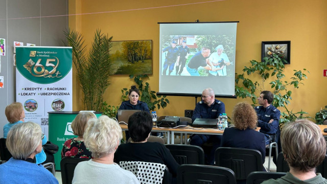 „Senior bezpieczny w sieci”. Policjanci i bankowcy na rzecz bezpieczeństwa seniorów