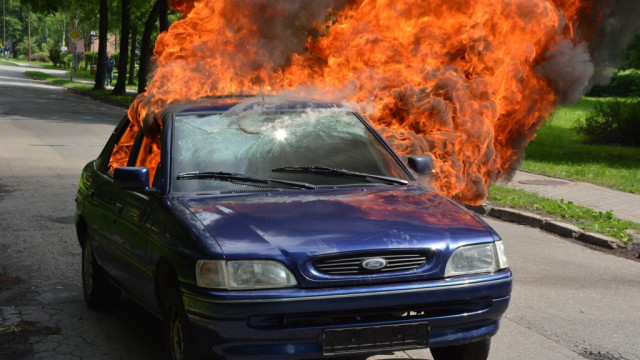 Spłonął samochód w Chełmku – FOTO