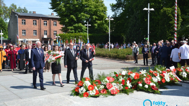 Święto Konstytucji w Oświęcimiu: Uczcili święto narodowe – FILM, FOTO