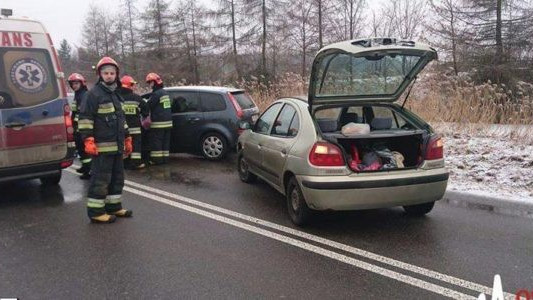 „Szklanka” na jezdni przyczyniła się do kolizji – AKTUALIZACJA