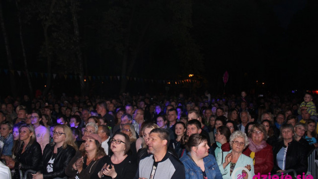 Tłumy szalały na koncercie Piaska – FOTO
