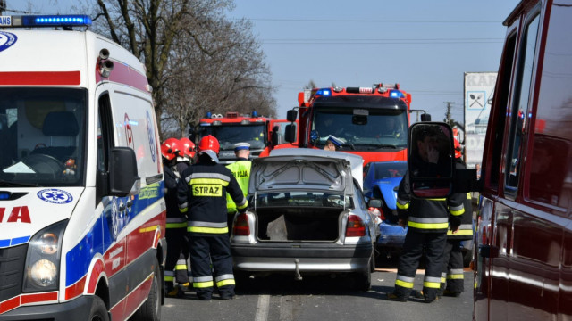 Trzy osoby ranne(w tym kobieta w ciąży) w zderzeniu samochodów w Łękach. ZDJĘCIA!