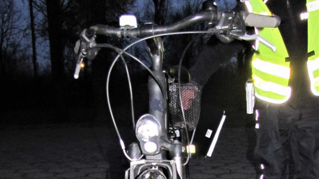 Trzy promile i przewrotka podczas nocnej jazdy na rowerze