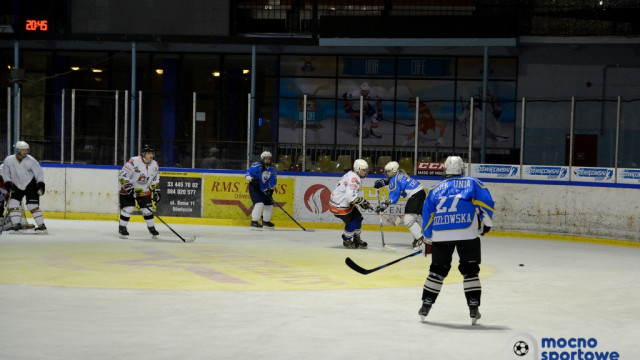 Turniej hokeja kobiet w Oświęcimiu