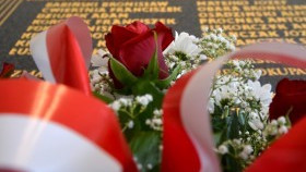 Uczcili pamięć zamordowanych - uroczystości w &quot;Dąbrowskiej&quot;
