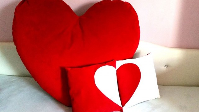Uszyj poduszkę-serce i podaruj od serca