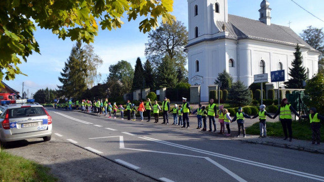 W Polsce ginie najwięcej pieszych. Noś odblaski – FOTO