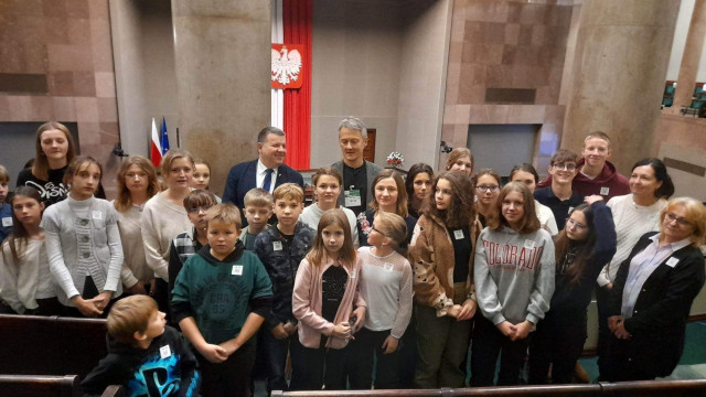 Wizyta w sejmie RP młodzieżowego parlamentu Gminy Brzeszcze - InfoBrzeszcze.pl