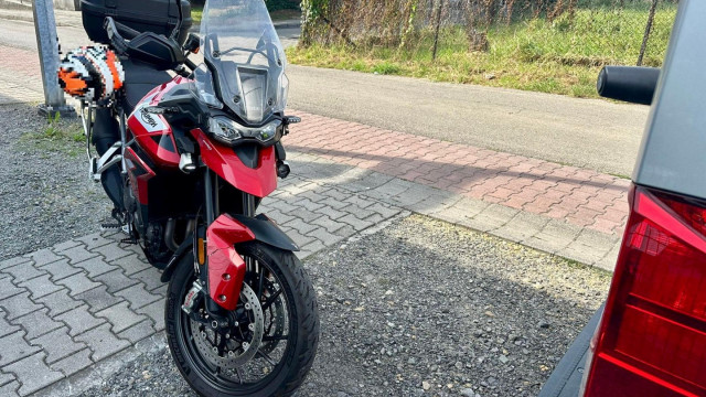 Wymusiła pierwszeństwo. Motocyklista trafił do szpitala – FOTO