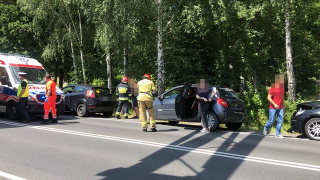 Wypadek na DK44 w Zaborzu. Trwa akcja służb ratowniczych