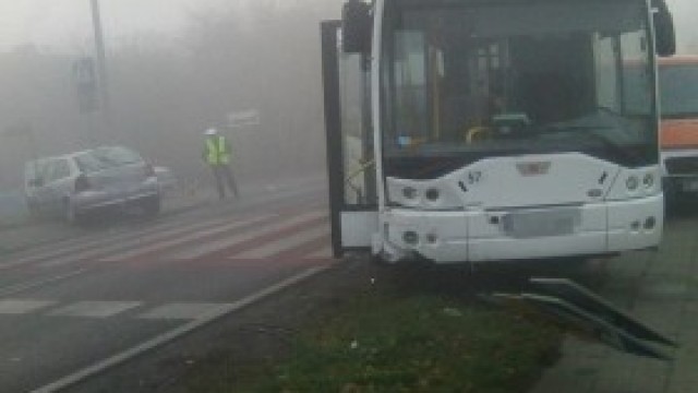 Wypadek w Bielanach. Jedna osoba przewieziona do szpitala