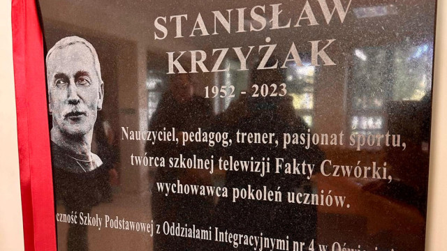 Wzruszający hołd dla pedagoga. Tablica pamięci Stanisława Krzyżaka