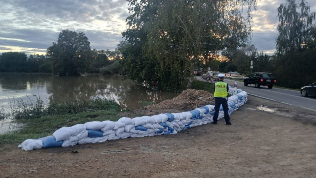 Zamknięty most na Wiśle! Ruch na trasie Brzeszcze–Pszczyna wstrzymany – Sprawdź najnowsze utrudnienia!