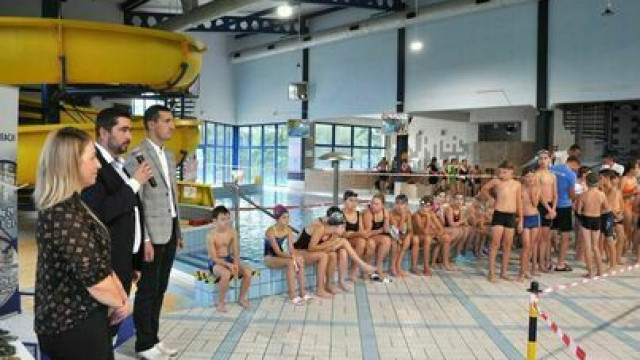 Zawody pływackie z okazji 25-lecia działalności Krytej Pływalni w Kętach