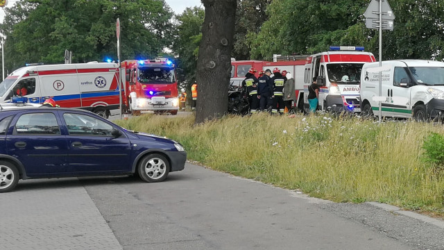 Zdarzenie drogowe na ulicy Ofiar Oświęcimia w Brzeszczach- jedna osoba trafiła do szpitala - InfoBrzeszcze.pl