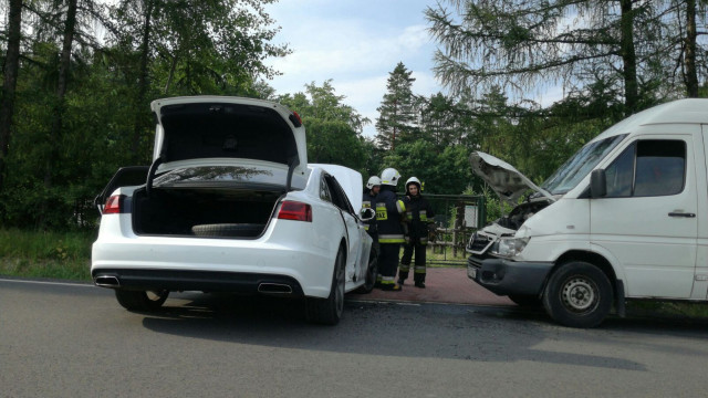 Zderzenie samochodu dostawczego z Audi A6 w Kętach. ZDJĘCIA !