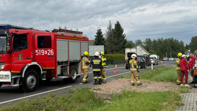 Zderzenie trzech samochodów na DK52 w Bulowicach