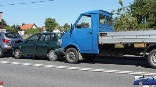 Zderzenie trzech samochodów w Rajsku – ruch wahadłowy