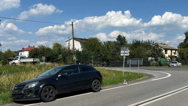 Zderzenie w Laskowej. W samochodzie dwoje dzieci i kobieta w ciąży