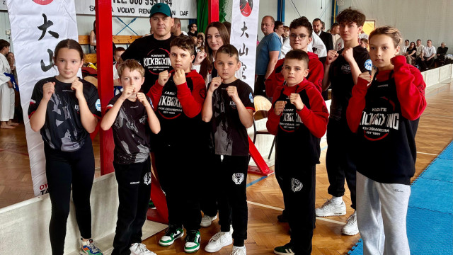 Złoto-srebrny start oświęcimskich karateków – FOTO
